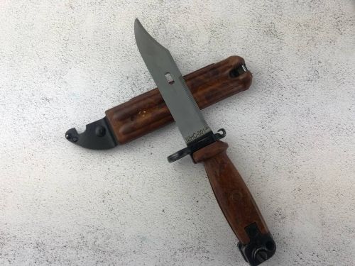 Штык-нож сувенирный (6х4) коричневая рукоять и ножны, с "УХОМ" АК-74М (ШНС-001)
